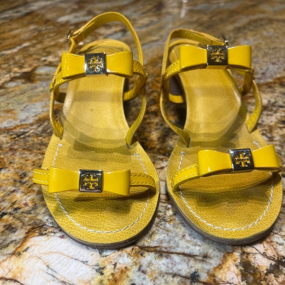 Tory Burch yellow healed sandals with bows size 7 - Picture 4 of 8